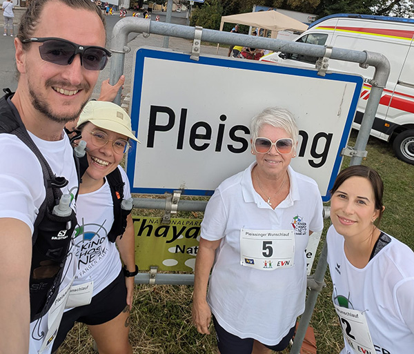 Das Teilnehmer-Team des Kinderhospiz Netz beim Pleissinger Wunschlauf.