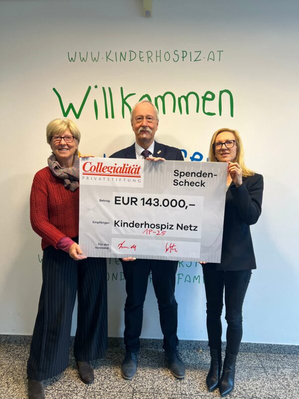 Scheckübergabe Collegialität