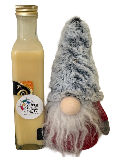 Flasche Eierlikör und Weihnachtswichtel